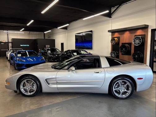 2004 Chevrolet Corvette Base