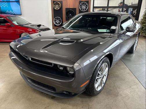 2020 Dodge Challenger SXT