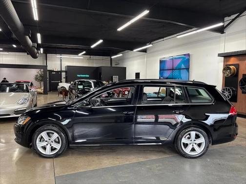2015 Volkswagen Golf SportWagen TDI S 4-Door