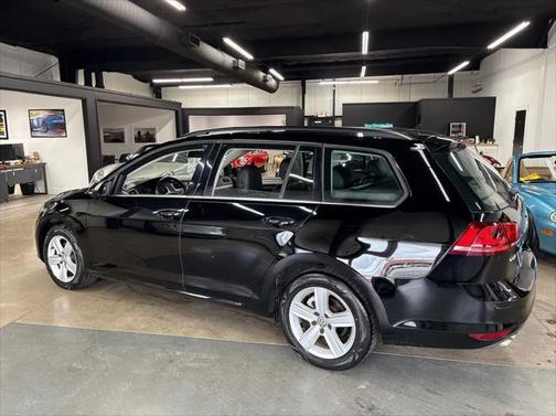 2015 Volkswagen Golf SportWagen TDI S 4-Door