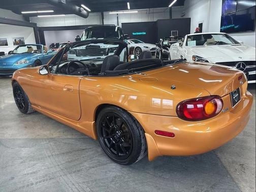 2000 Mazda MX-5 Miata 