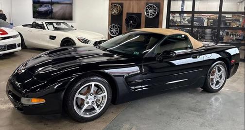 2004 Chevrolet Corvette Base