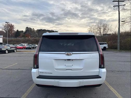 2018 Cadillac Escalade ESV Premium Luxury