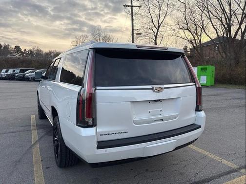 2018 Cadillac Escalade ESV Premium Luxury
