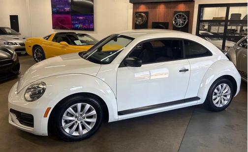 White 2018 Volkswagen Beetle 2.0T S