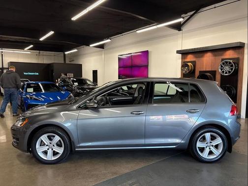 2017 Volkswagen Golf TSI Wolfsburg Edition 4-Door