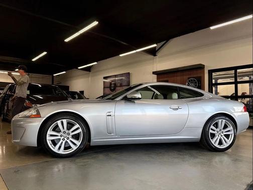 Liquid Silver 2010 Jaguar XK Base