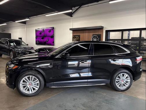 Black 2017 Jaguar F-PACE 35t Prestige