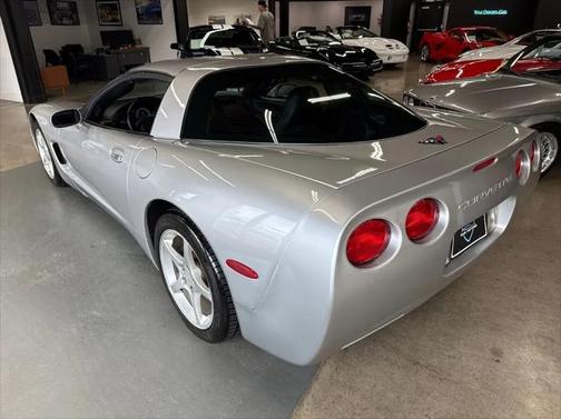 2004 Chevrolet Corvette Base