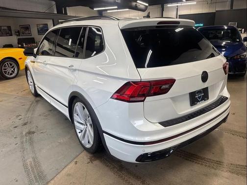 2022 Volkswagen Tiguan 2.0T SE R-Line Black 4MOTION