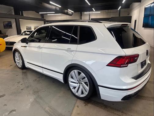 2022 Volkswagen Tiguan 2.0T SE R-Line Black 4MOTION