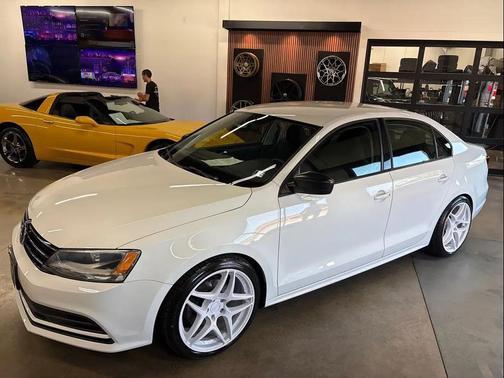 Pure White 2016 Volkswagen Jetta 1.4T S