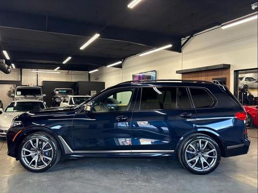 2020 BMW X7 M50i