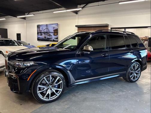 2020 BMW X7 M50i