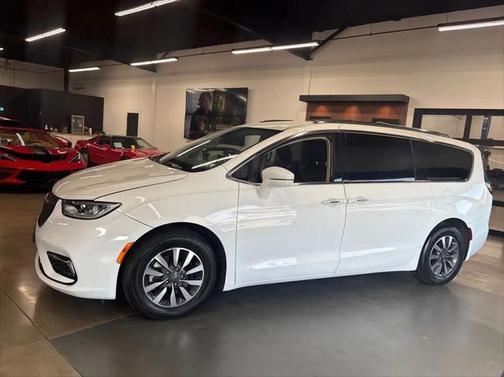 2021 Chrysler Pacifica Touring L