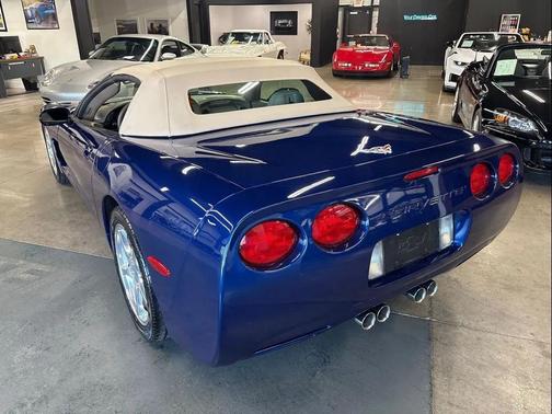 2004 Chevrolet Corvette Base