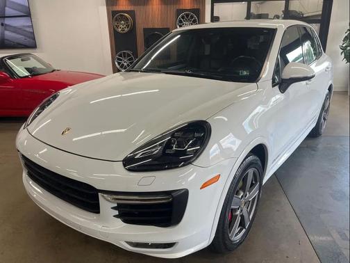 Carrara White Metallic 2015 Porsche Cayenne Turbo