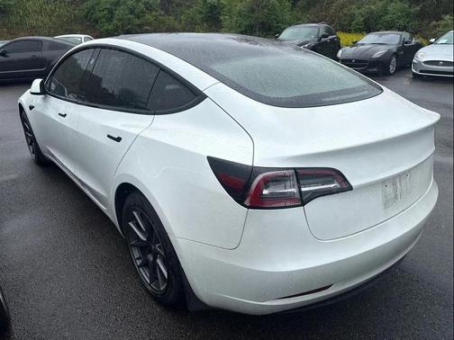 Pearl White Multi-Coat 2022 Tesla Model 3 Long Range