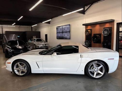 Arctic White 2006 Chevrolet Corvette Base
