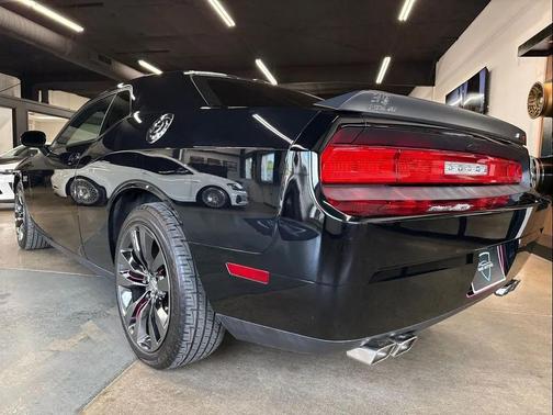 Black Clearcoat 2014 Dodge Challenger SRT8 Core