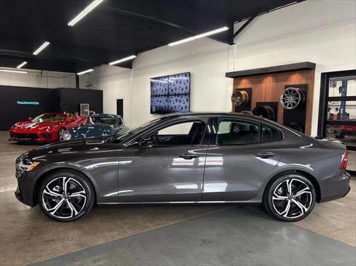 2025 Volvo S60 B5 Core
