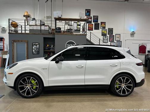 2023 Porsche Cayenne E-Hybrid S