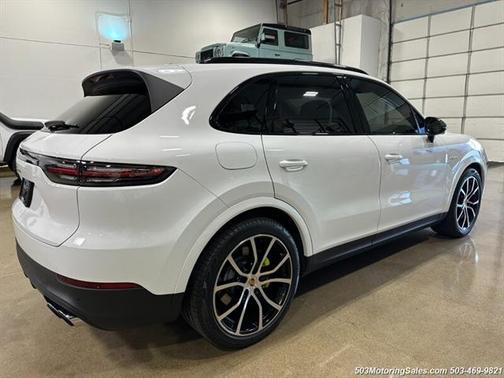 2023 Porsche Cayenne E-Hybrid S