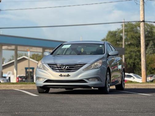 2011 Hyundai SONATA SE