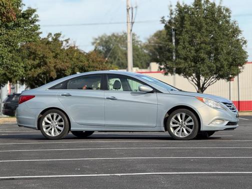 2011 Hyundai SONATA SE