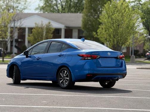 Electric Blue Metallic 2021 Nissan Versa 1.6 SV