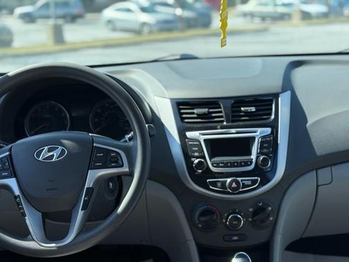 2014 Hyundai Accent GLS