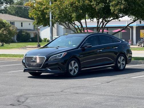 2017 Hyundai SONATA Hybrid Limited