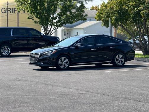 2017 Hyundai SONATA Hybrid Limited