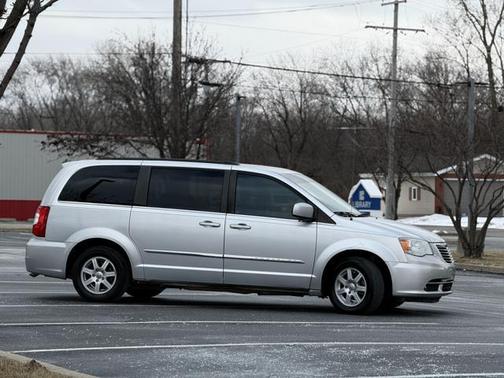 2011 Chrysler Town & Country Touring