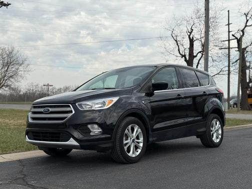 Agate Black Metallic 2019 Ford Escape SE
