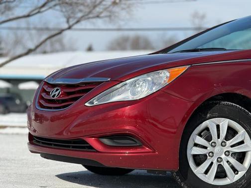 2012 Hyundai SONATA GLS