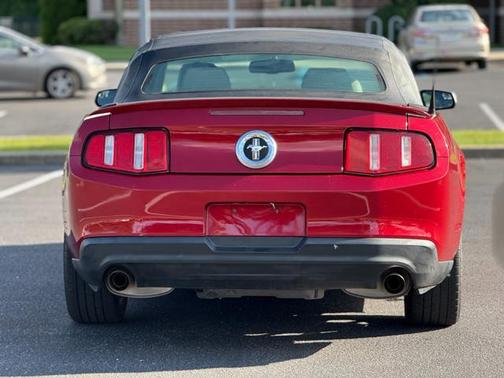 2011 Ford Mustang V6 Premium
