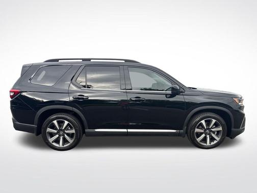 Crystal Black Pearl 2024 Honda Pilot Elite