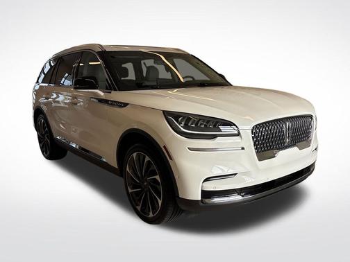 Pristine White Metallic Tri-Coat 2023 Lincoln Aviator Reserve AWD
