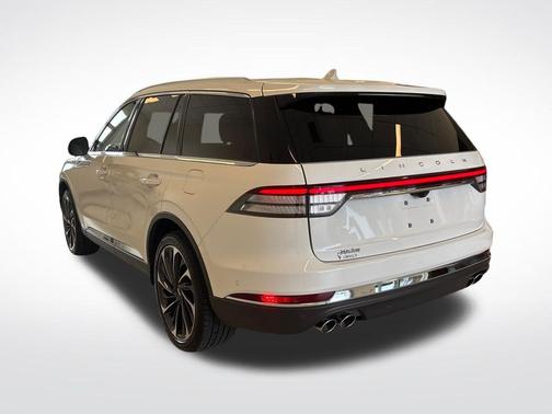 Pristine White Metallic Tri-Coat 2023 Lincoln Aviator Reserve AWD