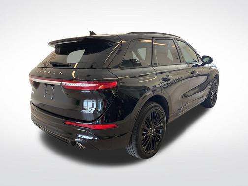 Infinite Black Metallic Clearcoat 2025 Lincoln Corsair Reserve