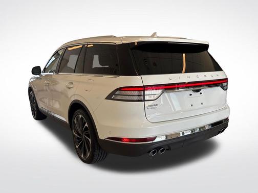 Pristine White Metallic Tri-Coat 2022 Lincoln Aviator Reserve AWD
