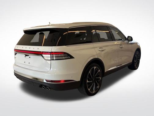 Pristine White Metallic Tri-Coat 2022 Lincoln Aviator Reserve AWD