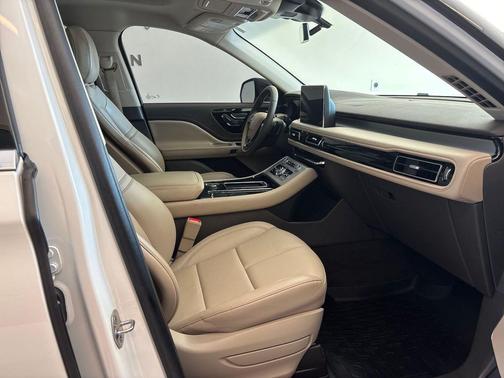 Pristine White Metallic Tri-Coat 2023 Lincoln Aviator Standard AWD