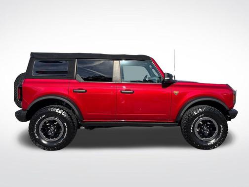 Rapid Red Metallic Tinted Clearcoat 2021 Ford Bronco Badlands