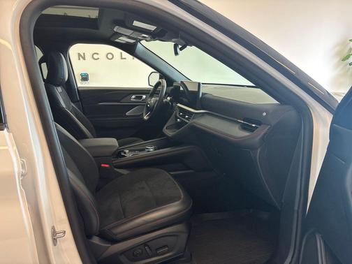Star White Metallic Tri-Coat 2025 Ford Explorer ST