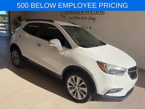Summit White 2017 Buick Encore Preferred II