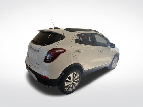 Summit White 2017 Buick Encore Preferred II