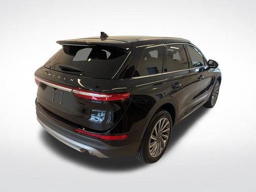 Infinite Black Metallic Clearcoat 2023 Lincoln Corsair Reserve