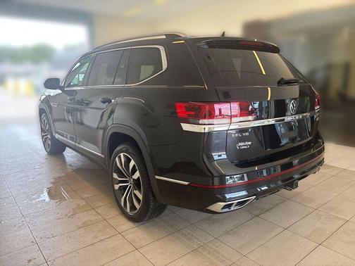 Deep Black Pearl 2022 Volkswagen Atlas 3.6L SEL Premium